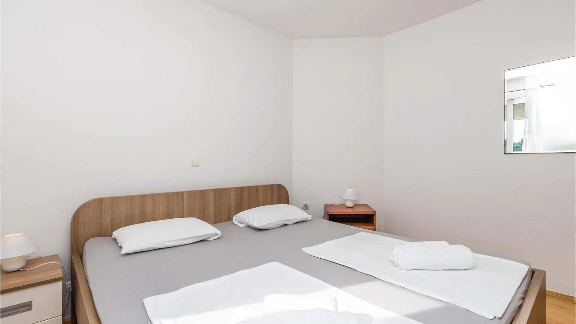 Amazing Apartment In Supetarska Draga With Wifi Hırvatistan