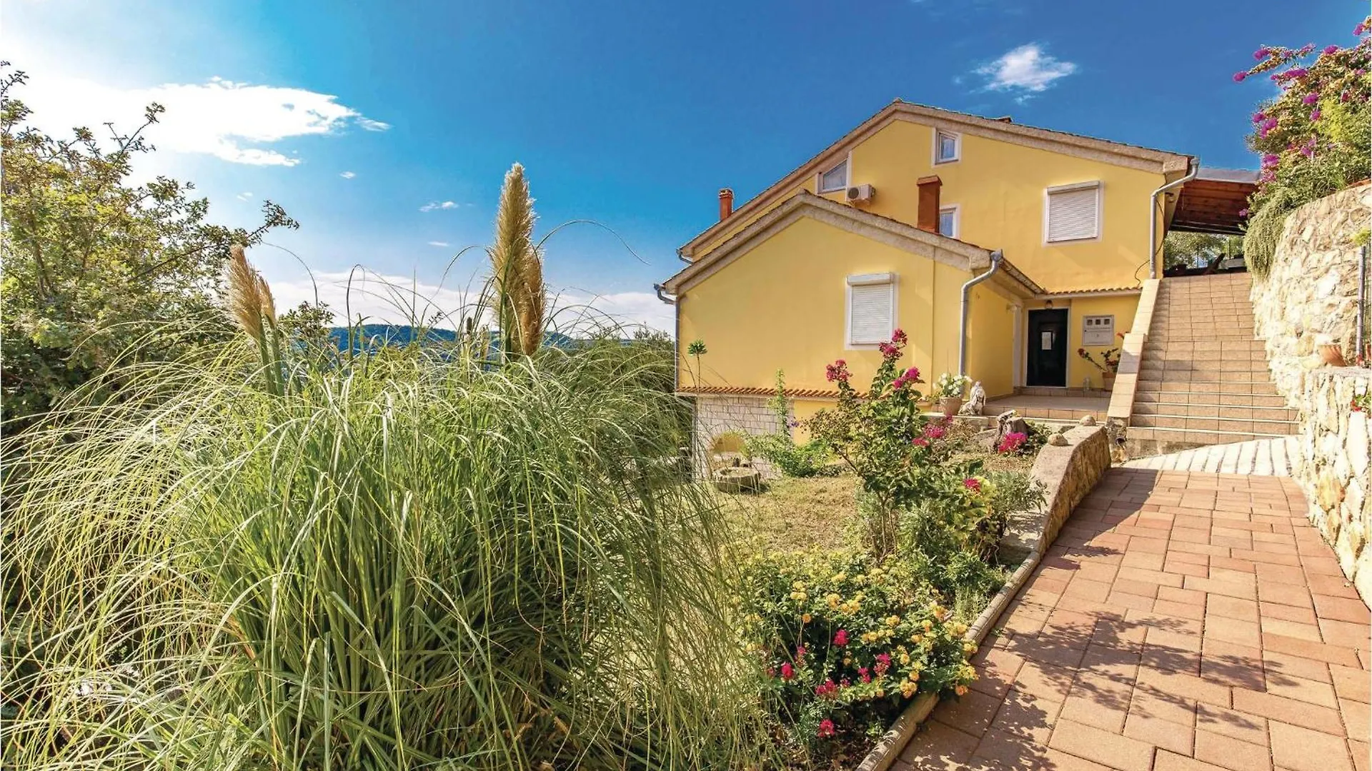 Amazing Apartment In Supetarska Draga With Wifi