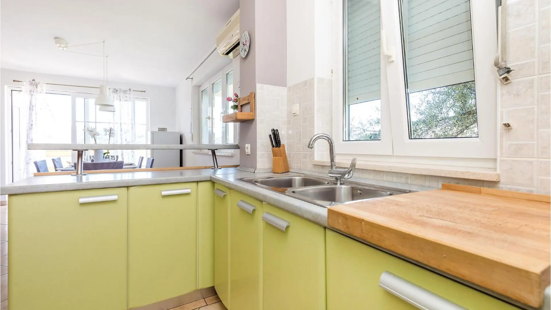 Amazing Apartment In Supetarska Draga With Wifi