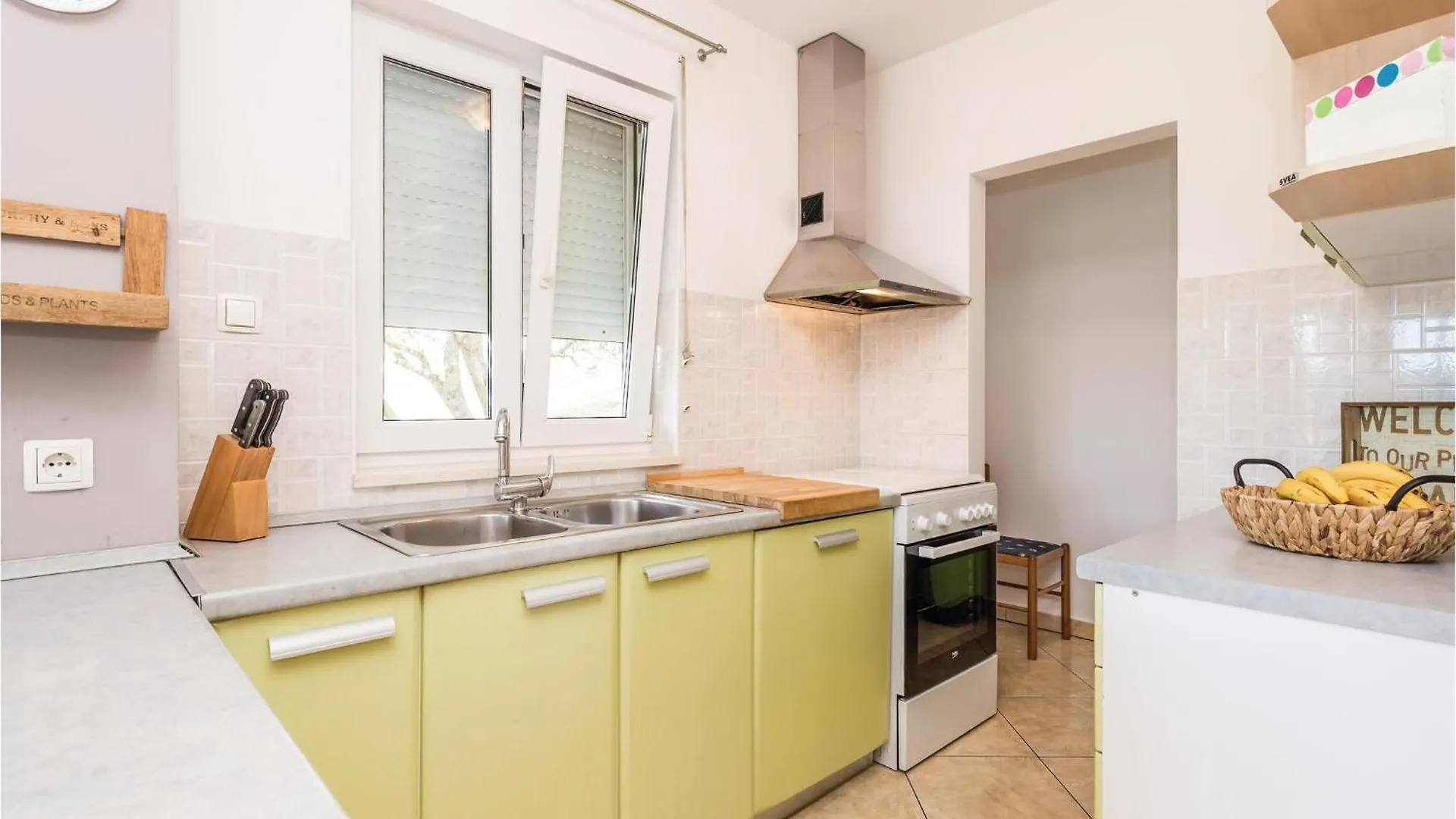 Amazing Apartment In Supetarska Draga With Wifi